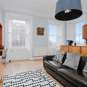  Apartment Joivy Lovely Flat In The Heart Of United Kingdom